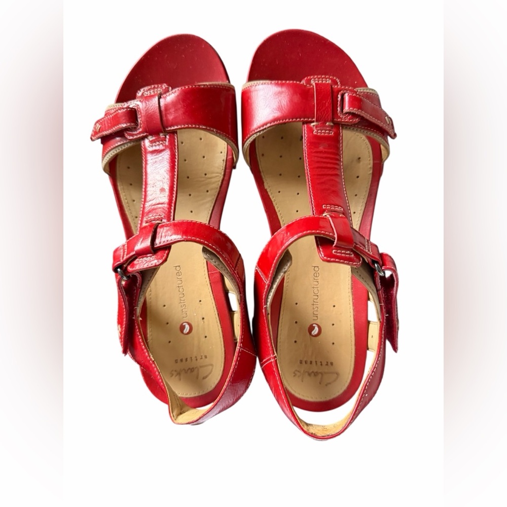 Clark's Unstructured Red Patent Leather Sandals Women's Size 9